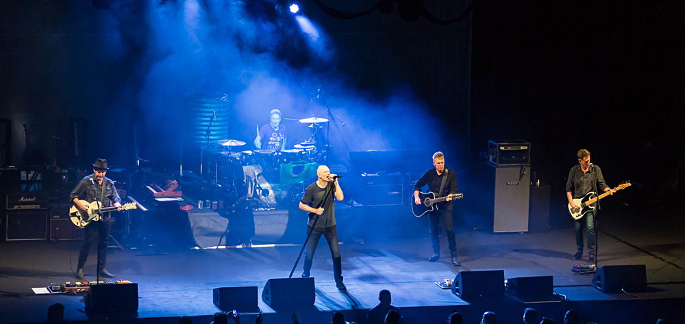 Cobertura] Midnight Oil traz turnê nostálgica à Curitiba e