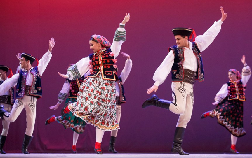 56º Festival Folclórico tem início com sessões lotadas no&nbsp;Guairão