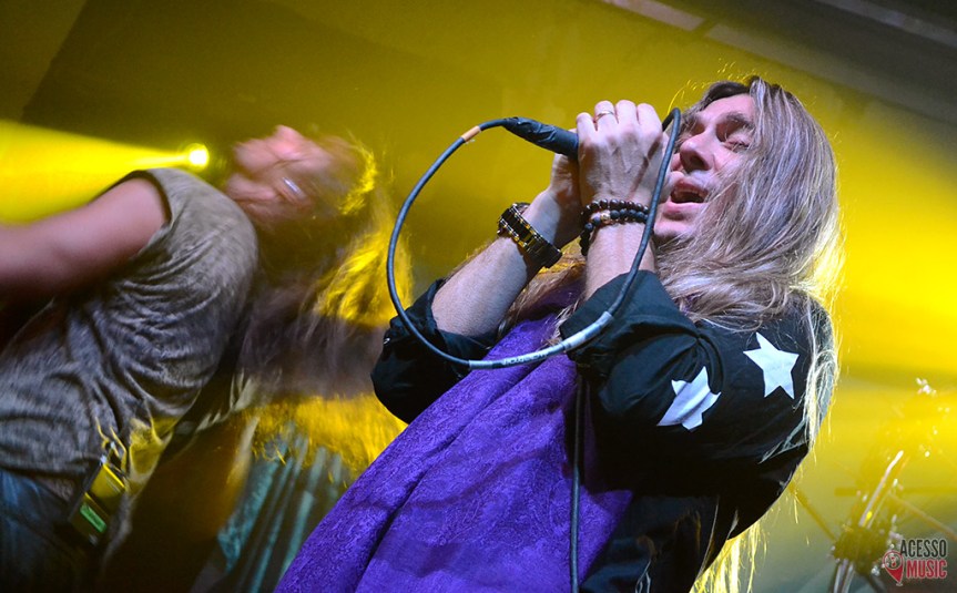 [Cobertura] Edu Falaschi celebra Angra com casa lotada em&nbsp;Curitiba