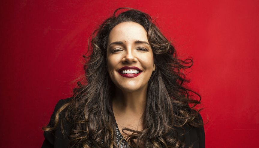 Ana Carolina celebra em Curitiba duas décadas de carreira com turnê “Fogueira em Alto&nbsp;Mar”