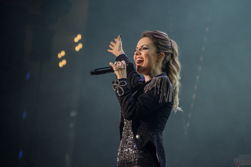 Angra lança vídeo de “Heroes of Sand” com participação de&nbsp;Sandy