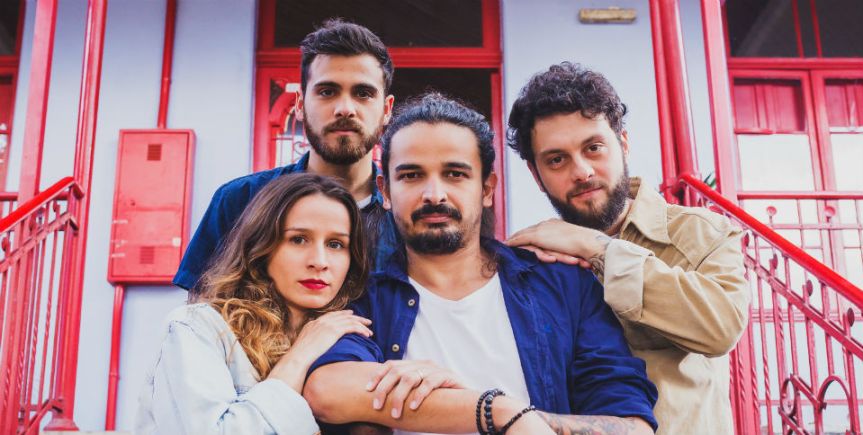 Plutão Já Foi Planeta estreia em Curitiba com show no Teatro&nbsp;Paiol