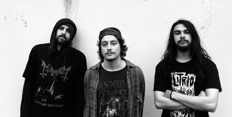 Sangue de Bode estréia com um single sólido e&nbsp;mórbido