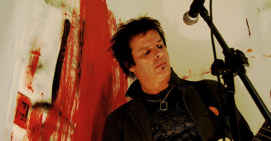 Fernando Deluqui, do RPM, se apresenta neste sábado, dia 29, na plataforma ‘Sua Festa em&nbsp;Casa’