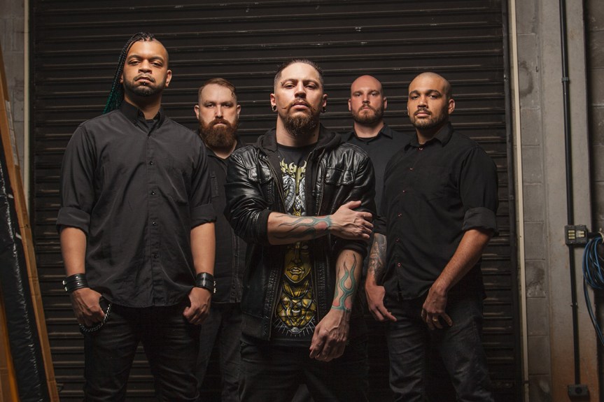 Child O’ Flames prepara novo single e expande&nbsp;merchandising