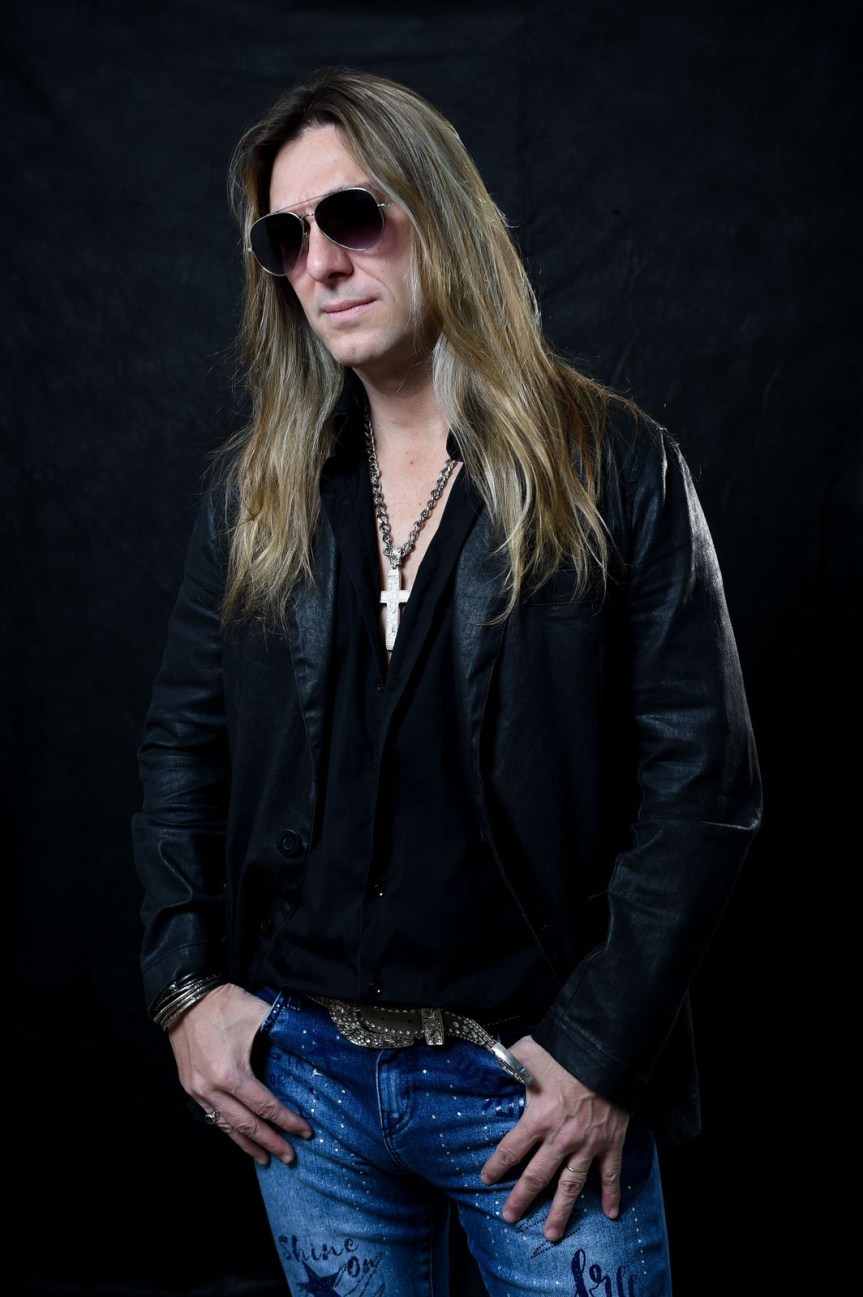 Edu Falaschi lança clipe de “Land Ahoy” e livro sobre “Vera&nbsp;Cruz”