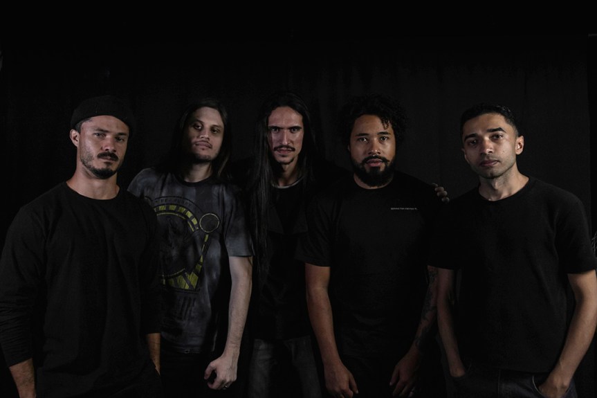 Operador lança videoclipe do single “Falsos&nbsp;Clientes”