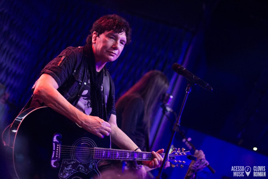 [Cobertura] Eric Martin mata saudades do público curitibano com show&nbsp;descontraído