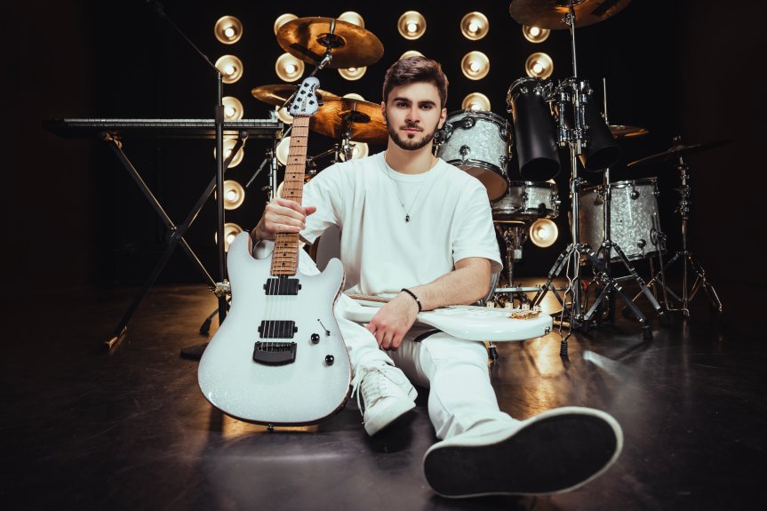 Multi-instrumentista Gabriel Franzese lança banda Dead Marble com single de “Memento” e videoclipe tocando todos os&nbsp;instrumentos