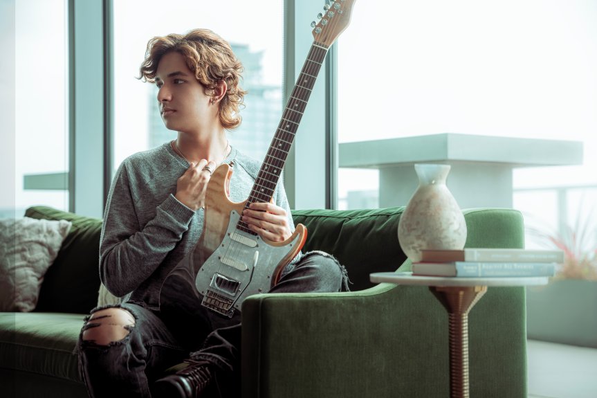 Tony Rodrigues, da banda Dead Marble, anuncia parceria com a&nbsp;Tagima