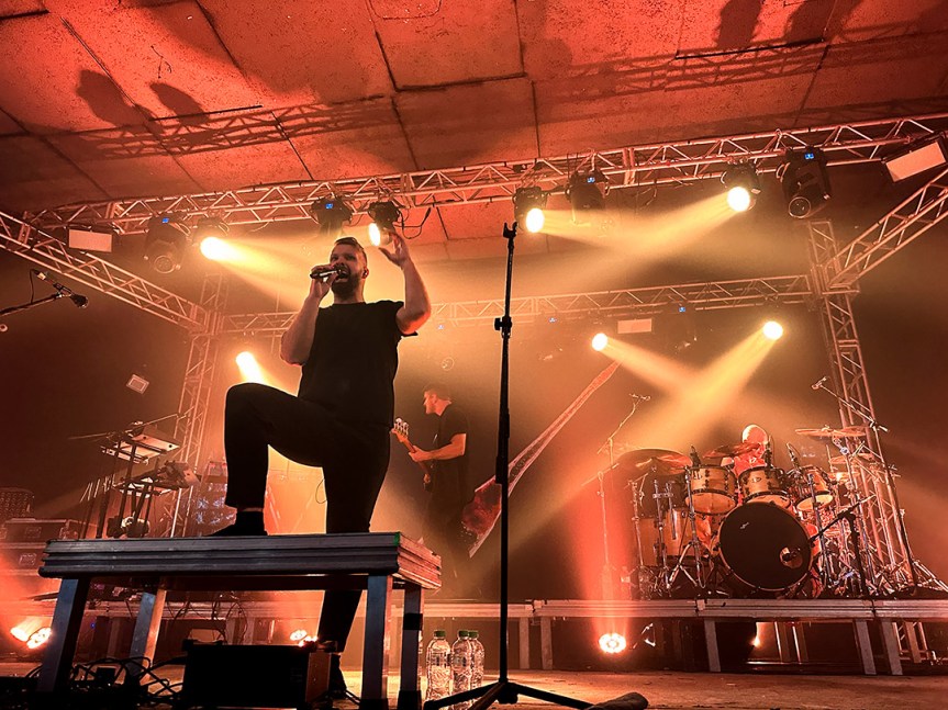 [Cobertura] Leprous apresenta seu prog metal a um público pequeno, mas&nbsp;animado