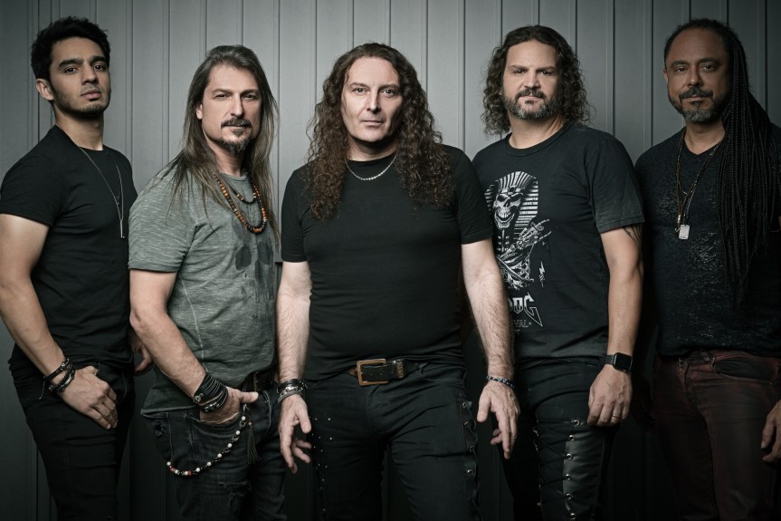 Angra entra em pausa por tempo indeterminado: “Não é um adeus, é um até&nbsp;breve!”