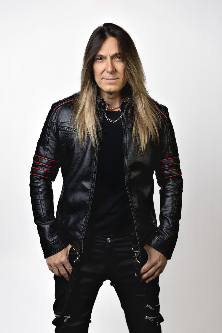 Edu Falaschi promove audição exclusiva de “Mi’raj” para compradores da box do novo&nbsp;álbum