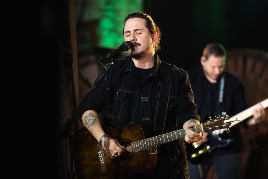 A maior label de rock do Brasil: Com ingressos esgotados e alta demanda, Dino Fonseca confirma turnê “Barzim de Rock” e projeta R$ 10 milhões em&nbsp;2026