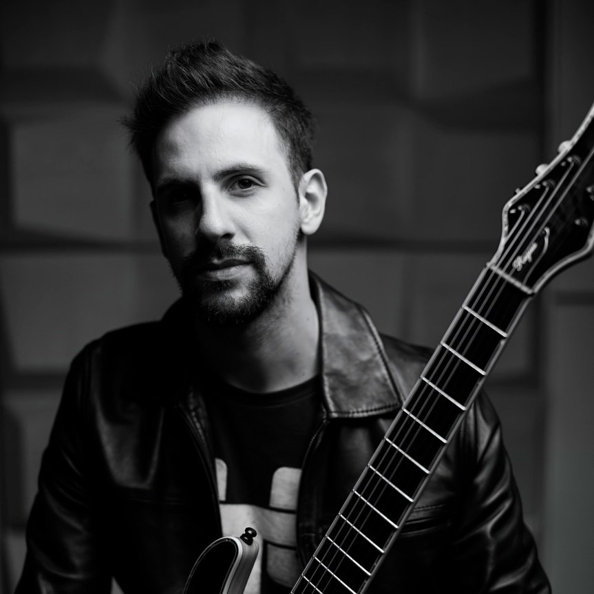 Luiz Toffoli lança single “Shadows of a Man” e antecipa álbum solo “Beyond the Garden” com elenco de peso do metal&nbsp;brasileiro